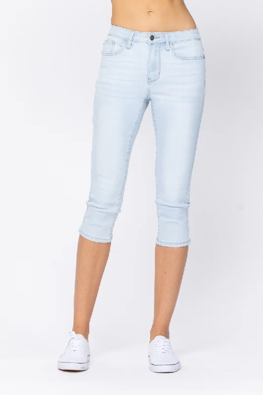 Judy Blue: Simple Strutting Light Wash Capri Denim